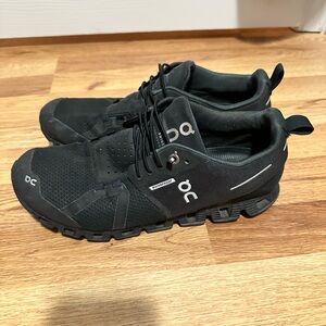 On Running women’s Black Athletic Shoes